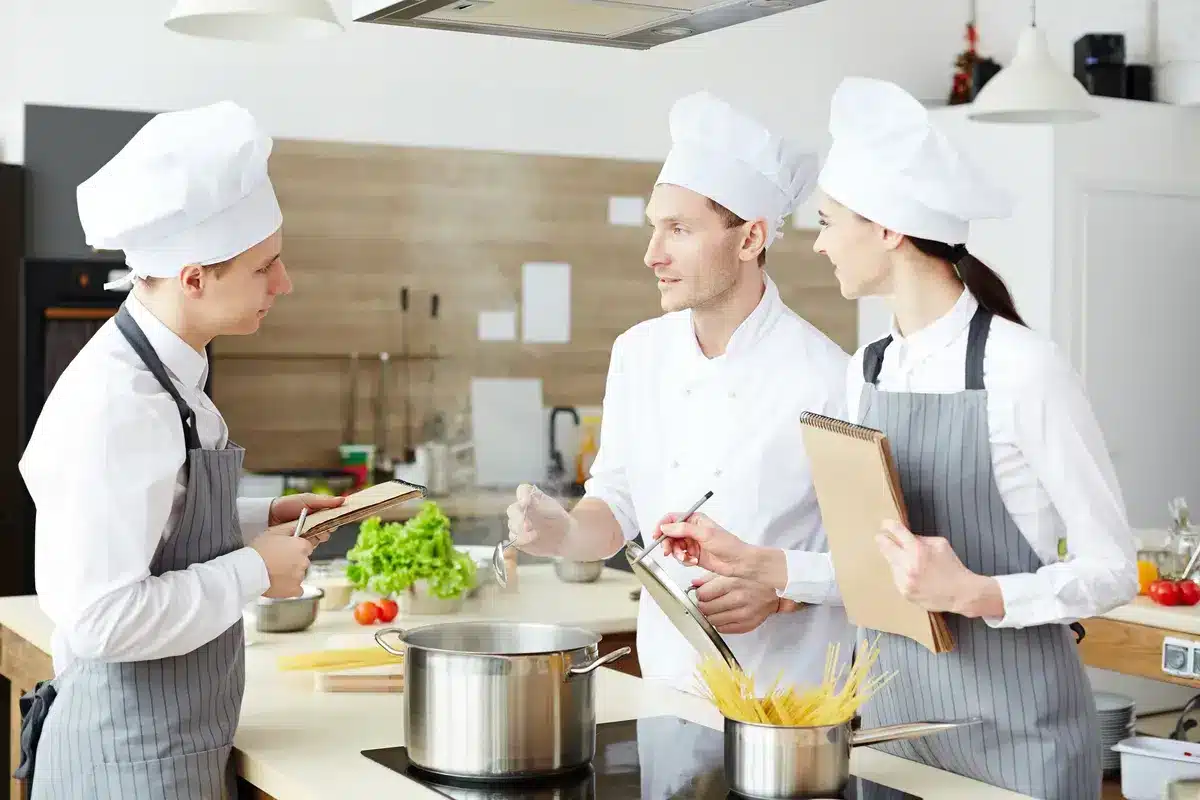 chef-explaining-cooking-techniques