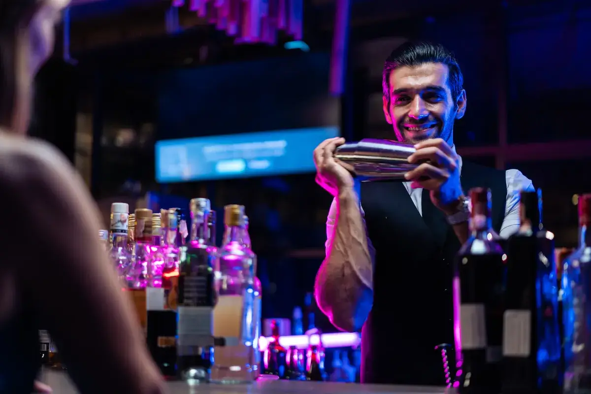 caucasian-profession-bartender-making